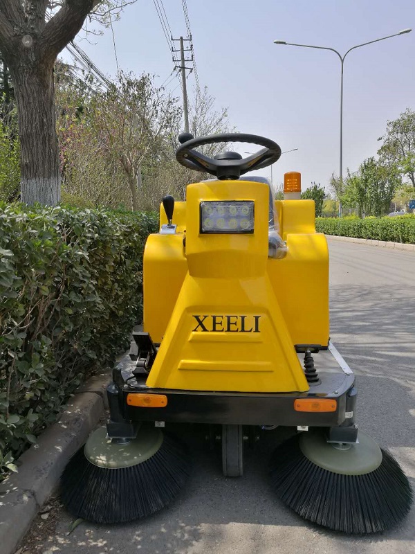 細(xì)力電動(dòng)掃地機(jī)